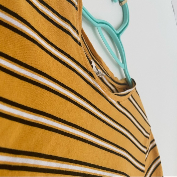 Garage Crop Top - Picture 3 of 3